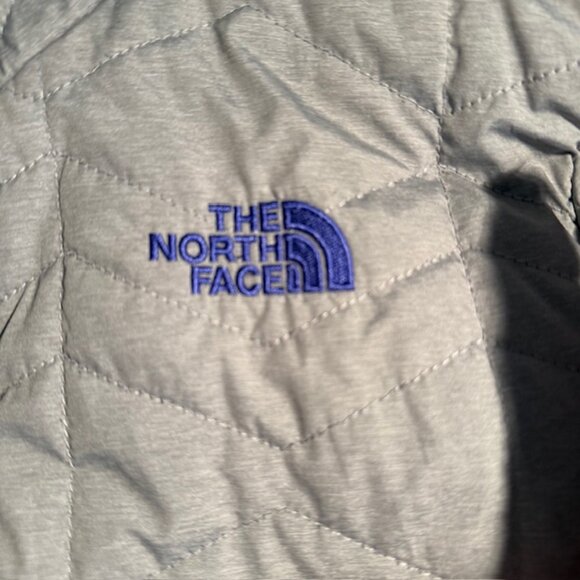 North Face Gray Quilted Bombay Puffer Jacket Size L - Picture 3 of 12